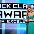 Taylor Swift received the American Music Awards highest honor