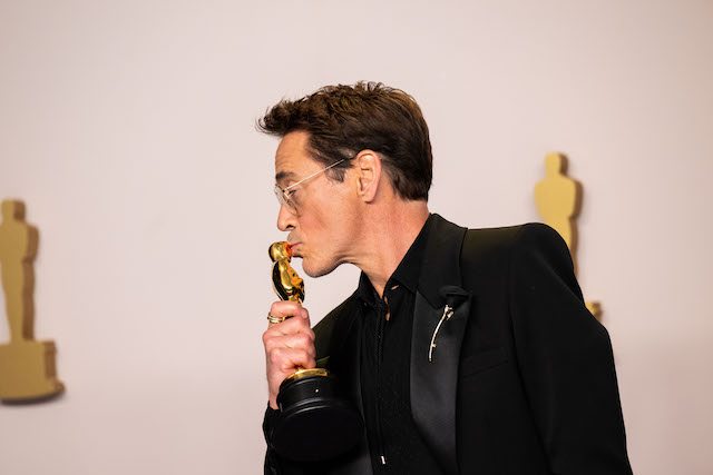Robert Downey, Jr. poses backstage with the Oscar&reg; for Actor in a Supporting Role during the live ABC telecast of the 96th Oscars&reg; at Dolby&reg; Theatre at Ovation Hollywood on Sunday, March 10, 2024.